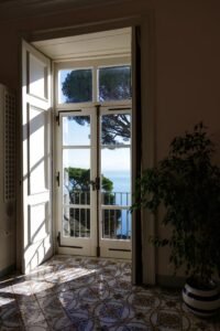 italian interior design details bricks