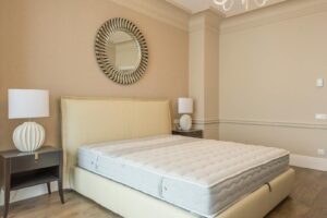 Make a Table Comparing Memory Foam vs Hybrid Mattresses
