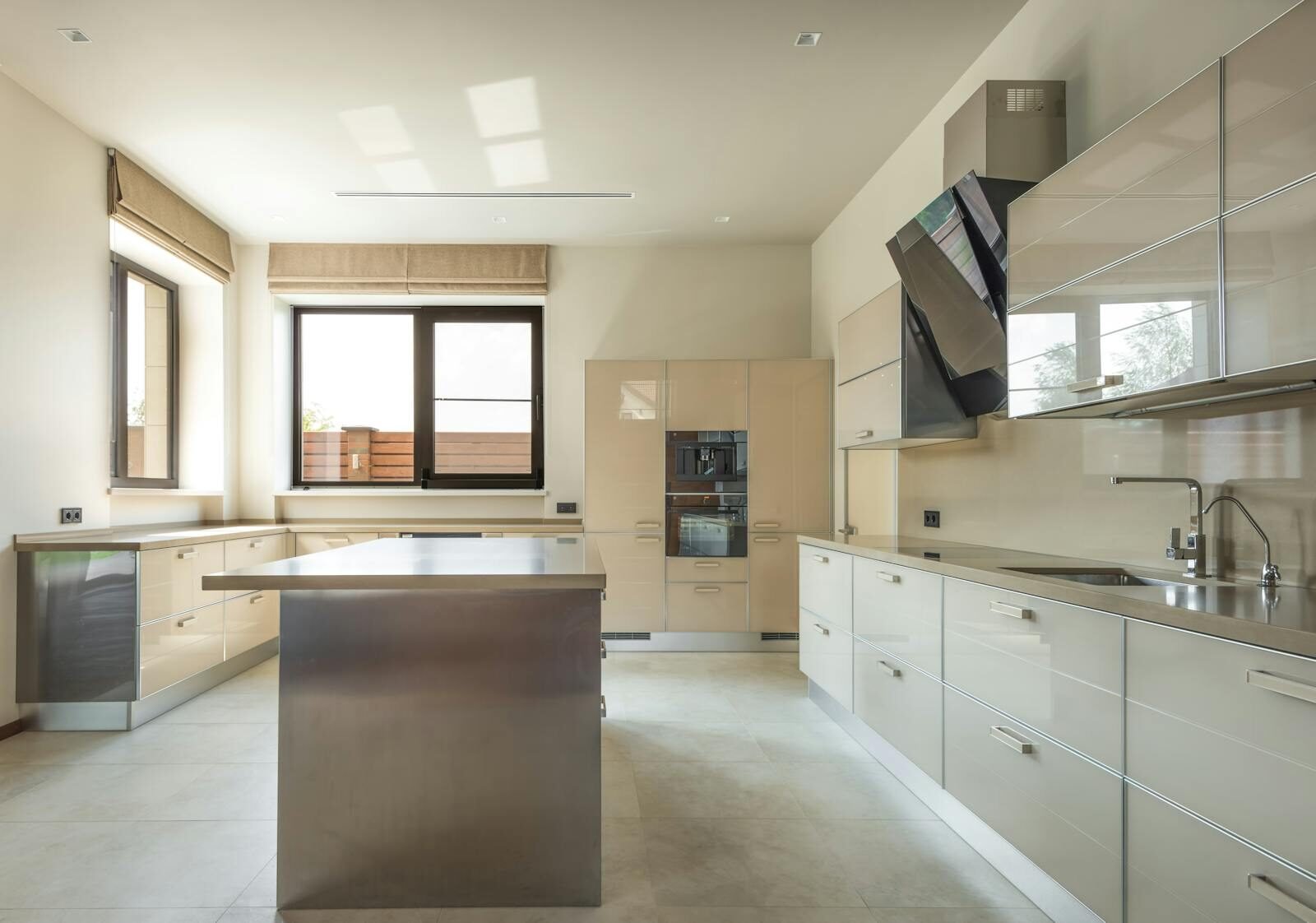 two tone kitchen cabinets